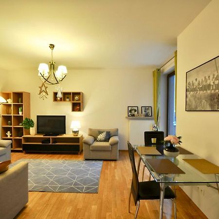 Mlociny Metro Apartment ワルシャワ エクステリア 写真