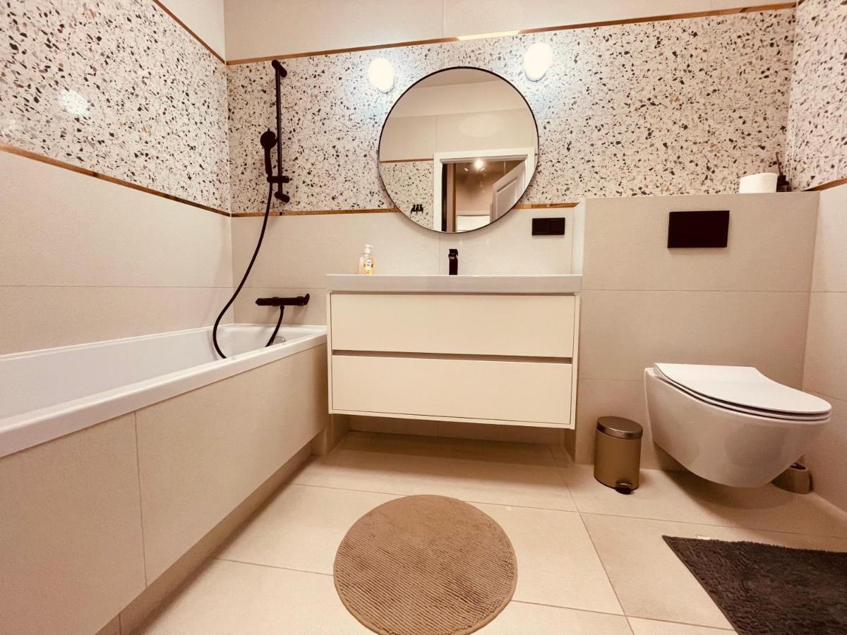 Mlociny Metro Apartment ワルシャワ エクステリア 写真