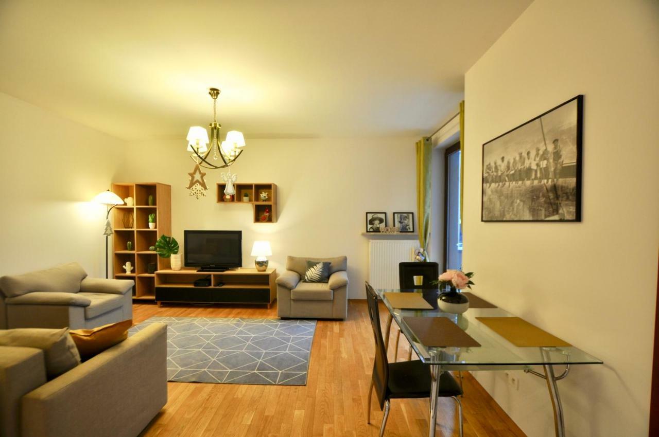 Mlociny Metro Apartment ワルシャワ エクステリア 写真