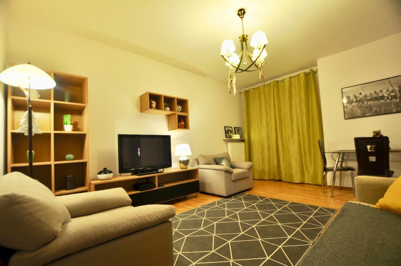Mlociny Metro Apartment ワルシャワ エクステリア 写真